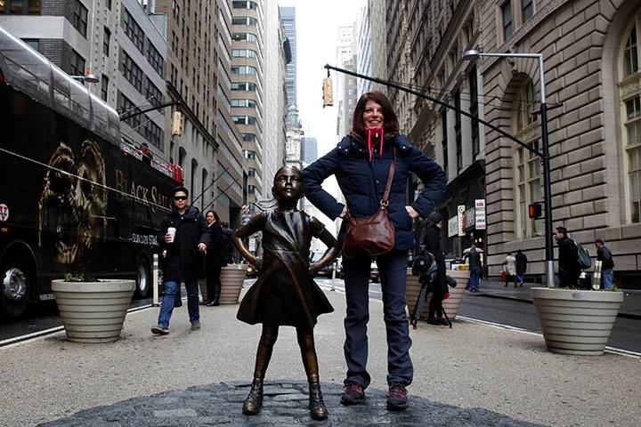 Fearless girl tại phố Wall New York ảnh 6 Fearless girl tai pho Wall New York anh 6