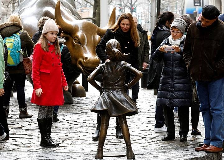 Fearless girl tại phố Wall New York ảnh 4 Fearless girl tai pho Wall New York anh 4