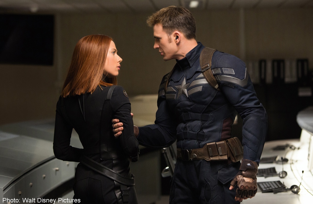 Chris Evans va Scarlett Johansson anh 1