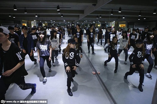 Quá trình đào tạo ca sĩ thần tượng Hàn ảnh 2 Qua trinh dao tao ca si than tuong Han anh 2