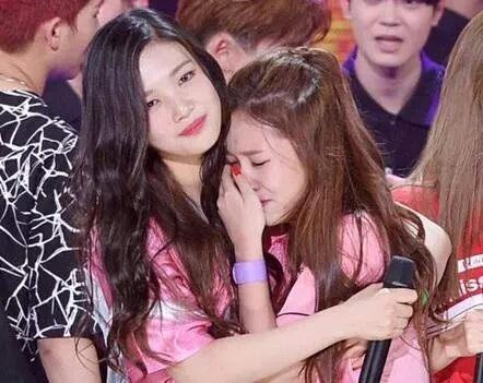 Nu ca si Han bi bo doi, bao hanh, loi dung suc lao dong hinh anh