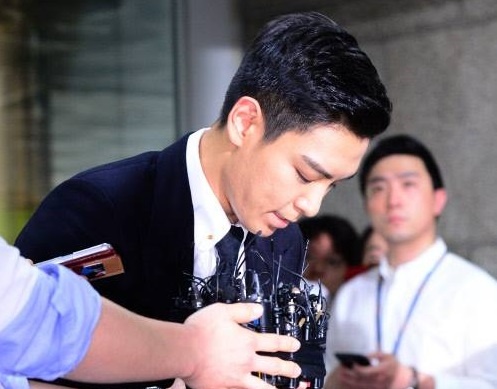 T.O.P (Big Bang) ra toa: 'Con xin loi me' hinh anh
