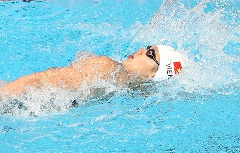 Anh Vien gianh huy chuong vang 200 m boi ngua nu, pha ky luc SEA Games hinh anh