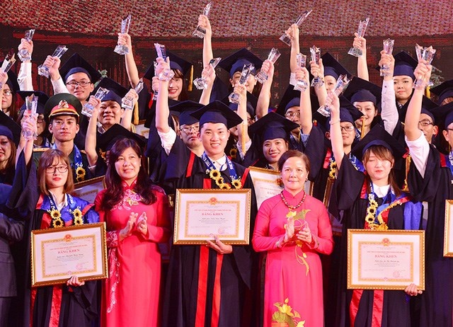 thủ khoa nuôi lợn ảnh 1 thu khoa nuoi lon anh 1