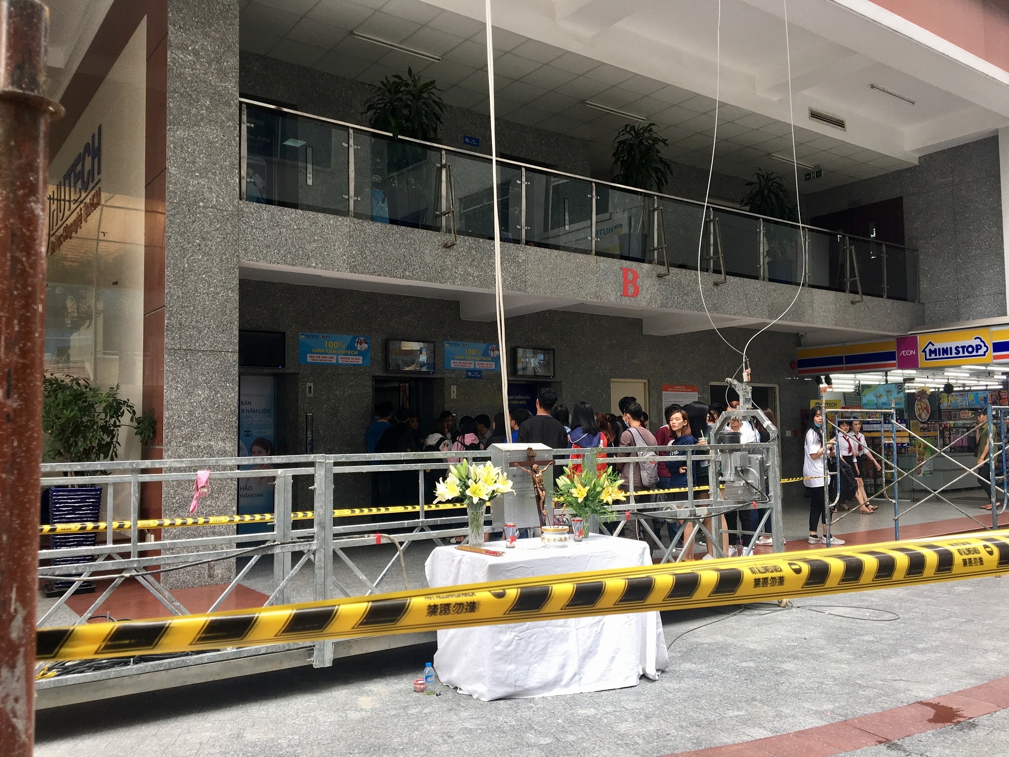 hutech ảnh 2 hutech anh 2