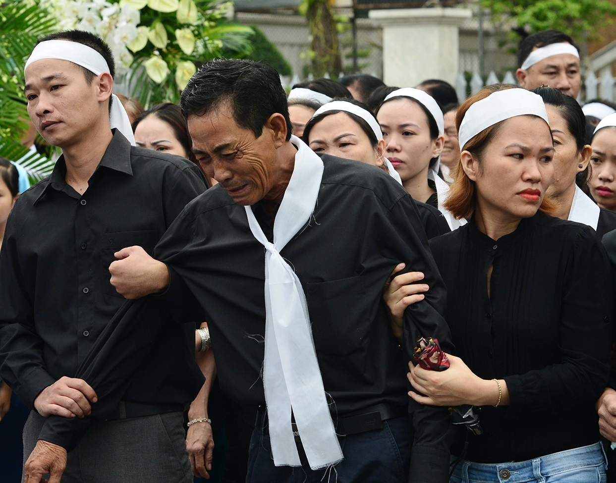 DH Hutech nhan sai, hua chu cap cho gia dinh nam sinh tu nan hinh anh