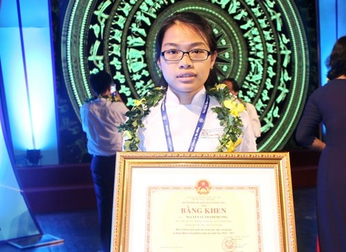 Co be hoc gioi Toan va uoc mo tro thanh giao su Ngo Bao Chau hinh anh