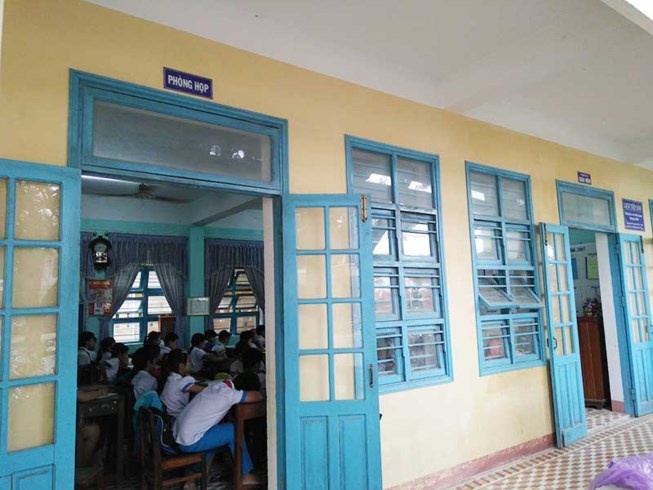 trường lớp quá tải ảnh 1 truong lop qua tai anh 1