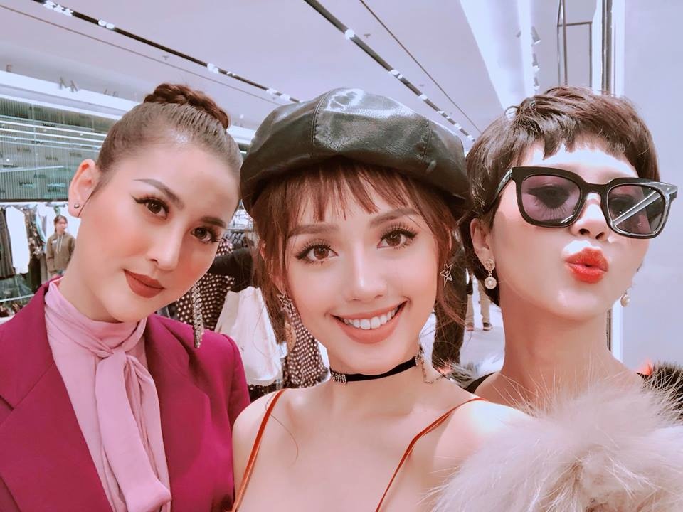 Hot girl thi nhau check-in tai cua hang Zara, H&M dau tien tai Ha Noi hinh anh