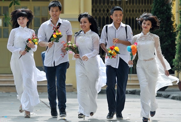 Ha Noi de xuat mien hoc phi cho hoc sinh dan lap hinh anh