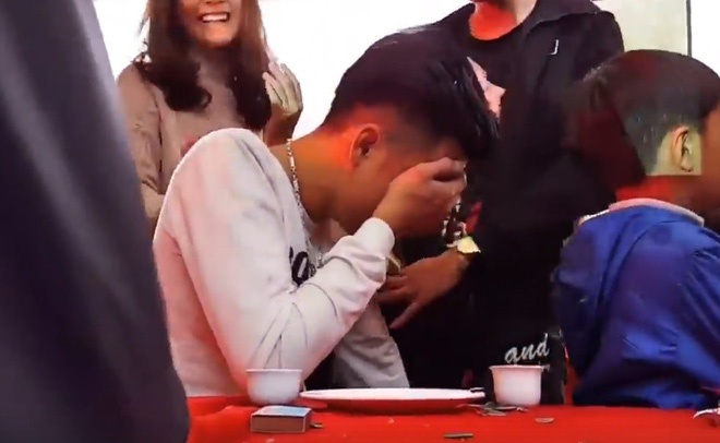 chàn trai khóc trong đám cưới ảnh 1 chan trai khoc trong dam cuoi anh 1