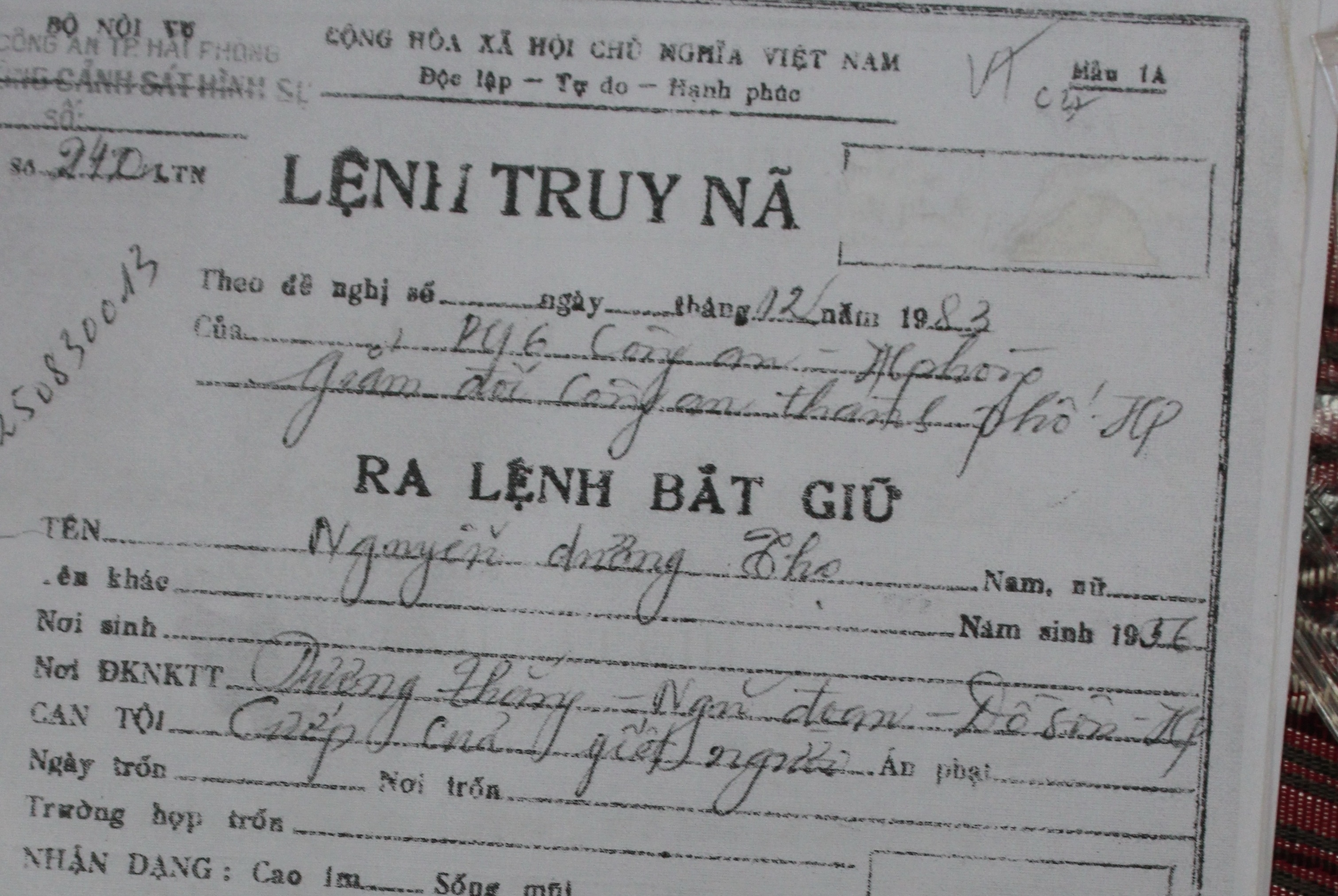 Ke tron truy na anh 1