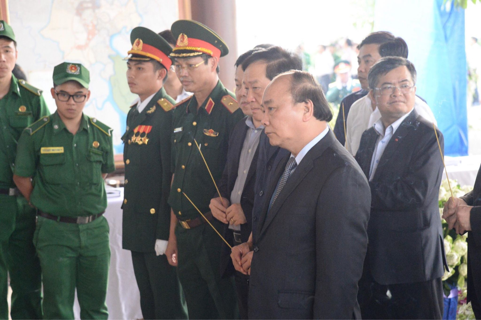 Thu tuong Nguyen Xuan Phuc vieng ong Phan Van Khai tai que nha hinh anh