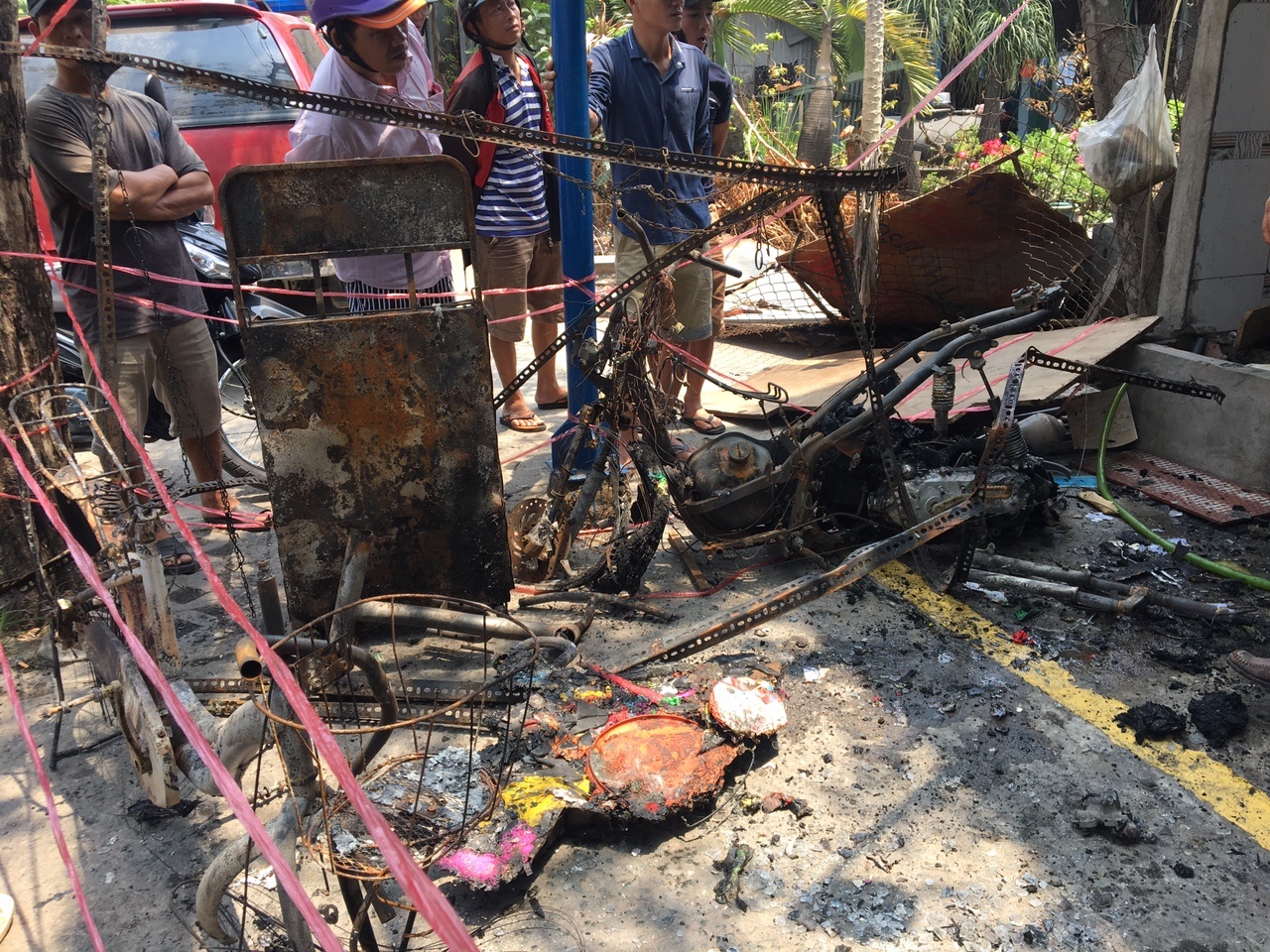 Hien truong vu chay quan photocopy hinh anh