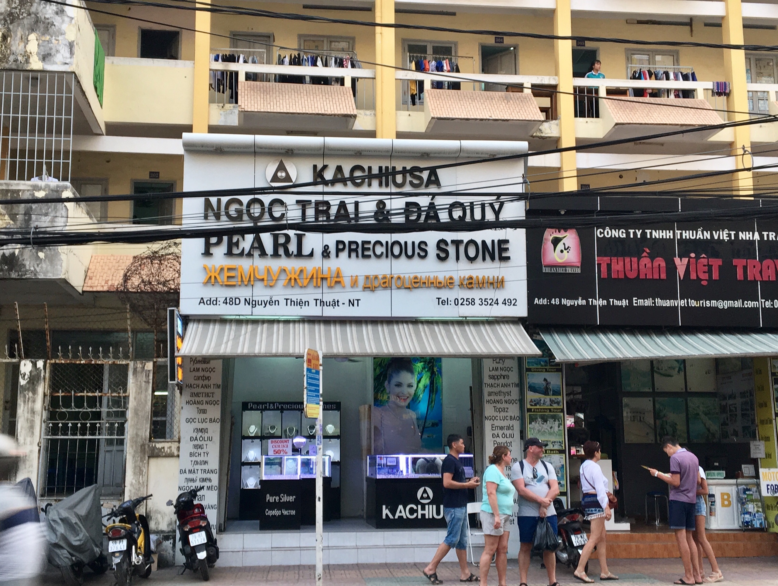 Biển hiệu tiếng nước ngoài ở Nha Trang ảnh 2 Bien hieu tieng nuoc ngoai o Nha Trang anh 2