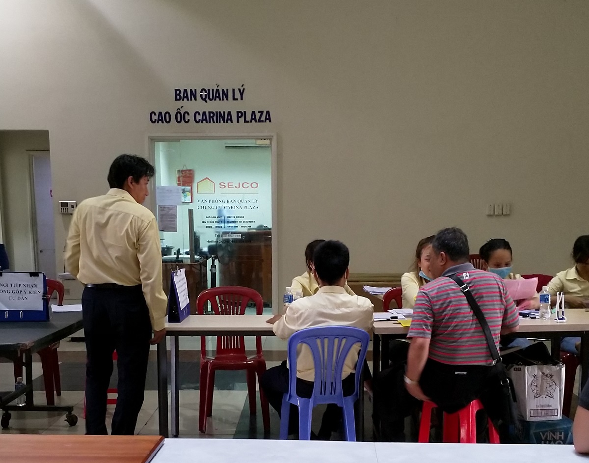 Nguoi dan Carina mong duoc tro ve nha hinh anh