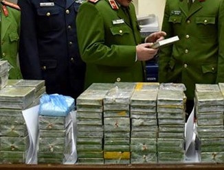 Thu giu 11 kg ma tuy, 5 ty dong va 'hang nong' trong duong day ma tuy hinh anh