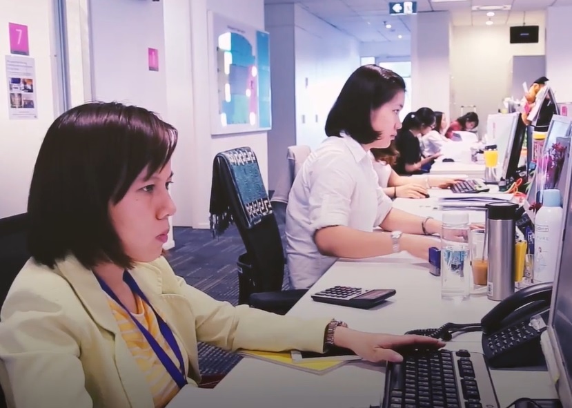 Vai tro dan ong trong binh dang gioi: Lang nghe va thau hieu hinh anh