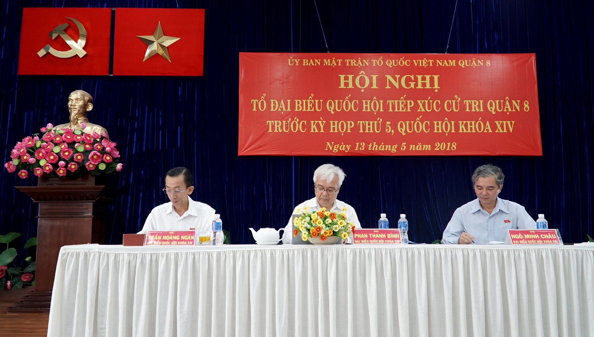 Tiếp xúc cử tri ảnh 1 Tiep xuc cu tri anh 1