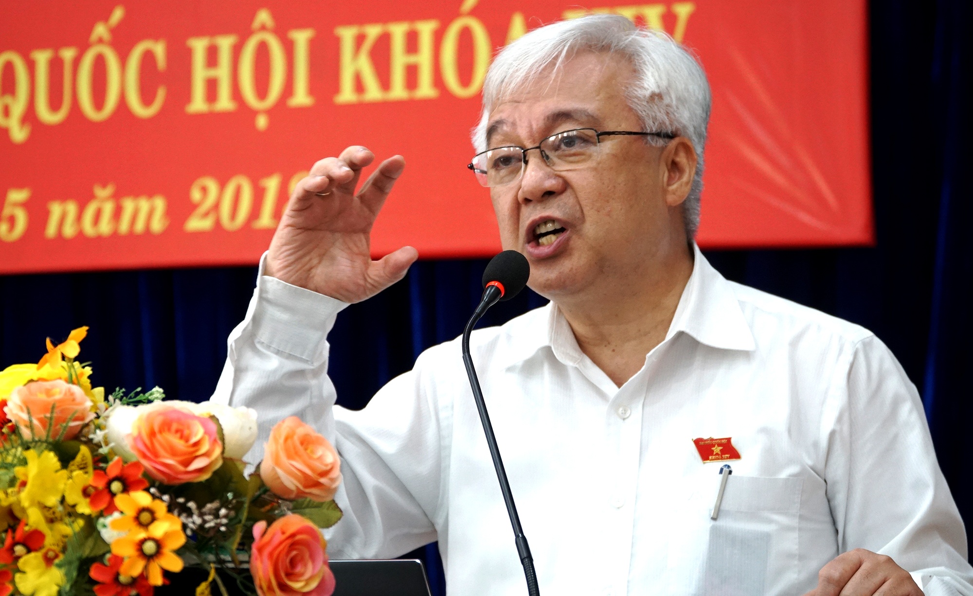 Bi thu Nhan xin phep vang mat buoi tiep xuc cu tri TP.HCM hinh anh