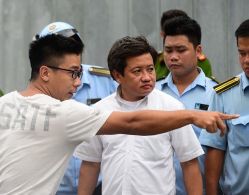 Ong Doan Ngoc Hai van tiep tuc voi 'cuoc chien' dep via he? hinh anh