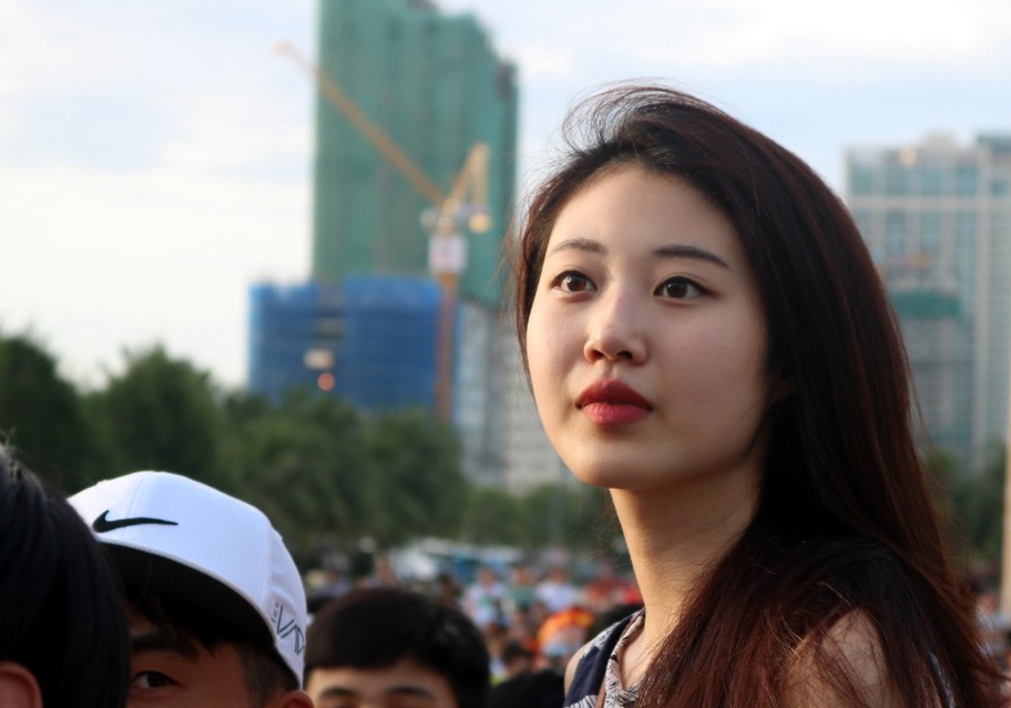 Co dong vien nu anh 9