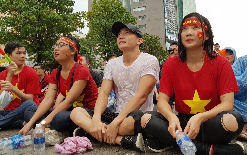 Co dong vien nu anh 2