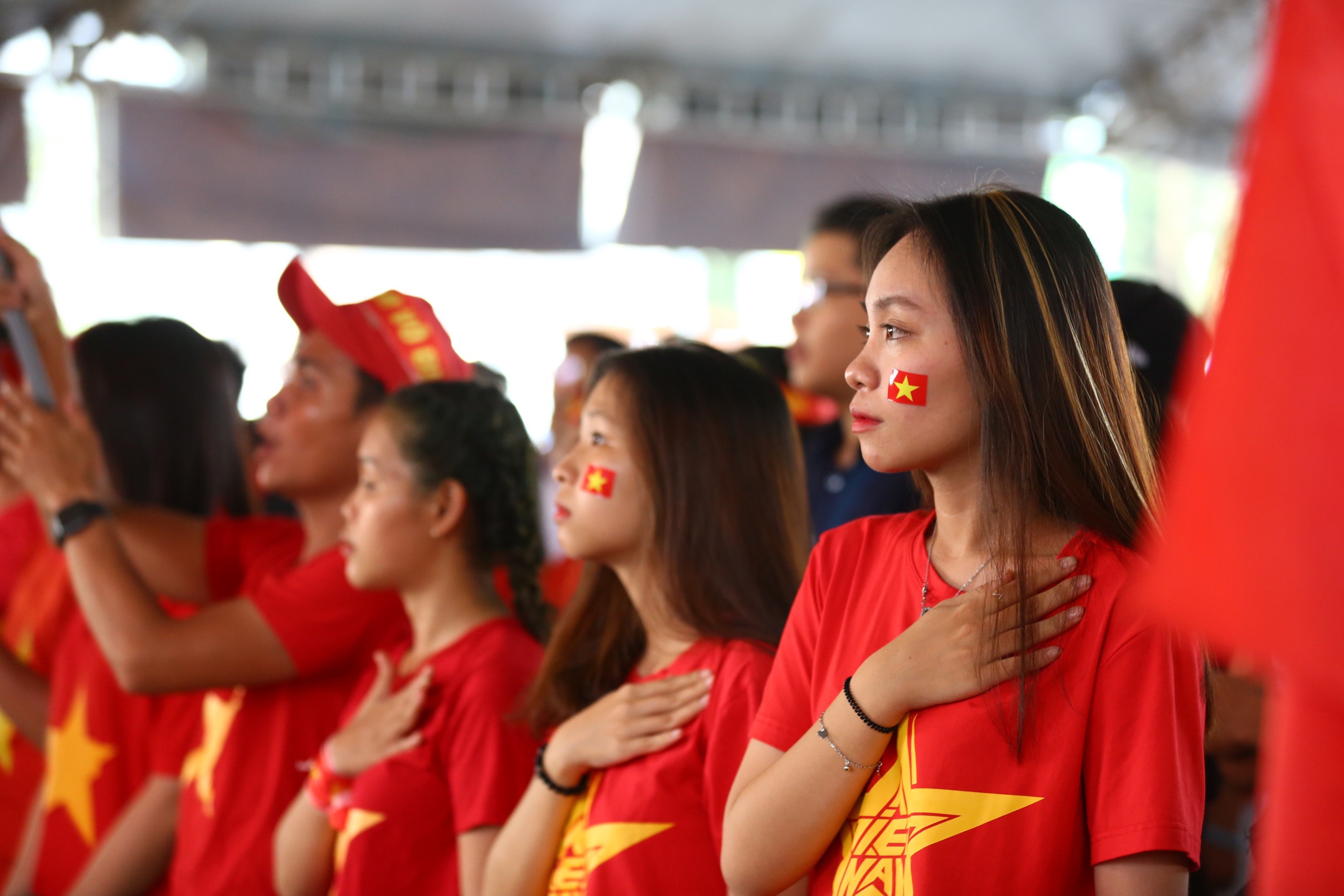 Co dong vien nu anh 5