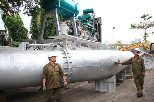 Thue sieu may bom chong ngap gia 10 ty/nam la 'qua re' hinh anh