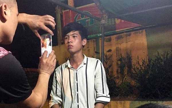 Xac minh be trai tro ve sau 10 nam bi bat coc sang Trung Quoc hinh anh