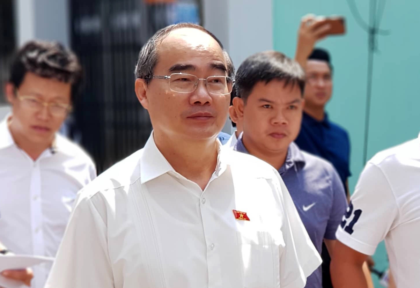 Bi thu Nguyen Thien Nhan tham nguoi dan Thu Thiem hinh anh