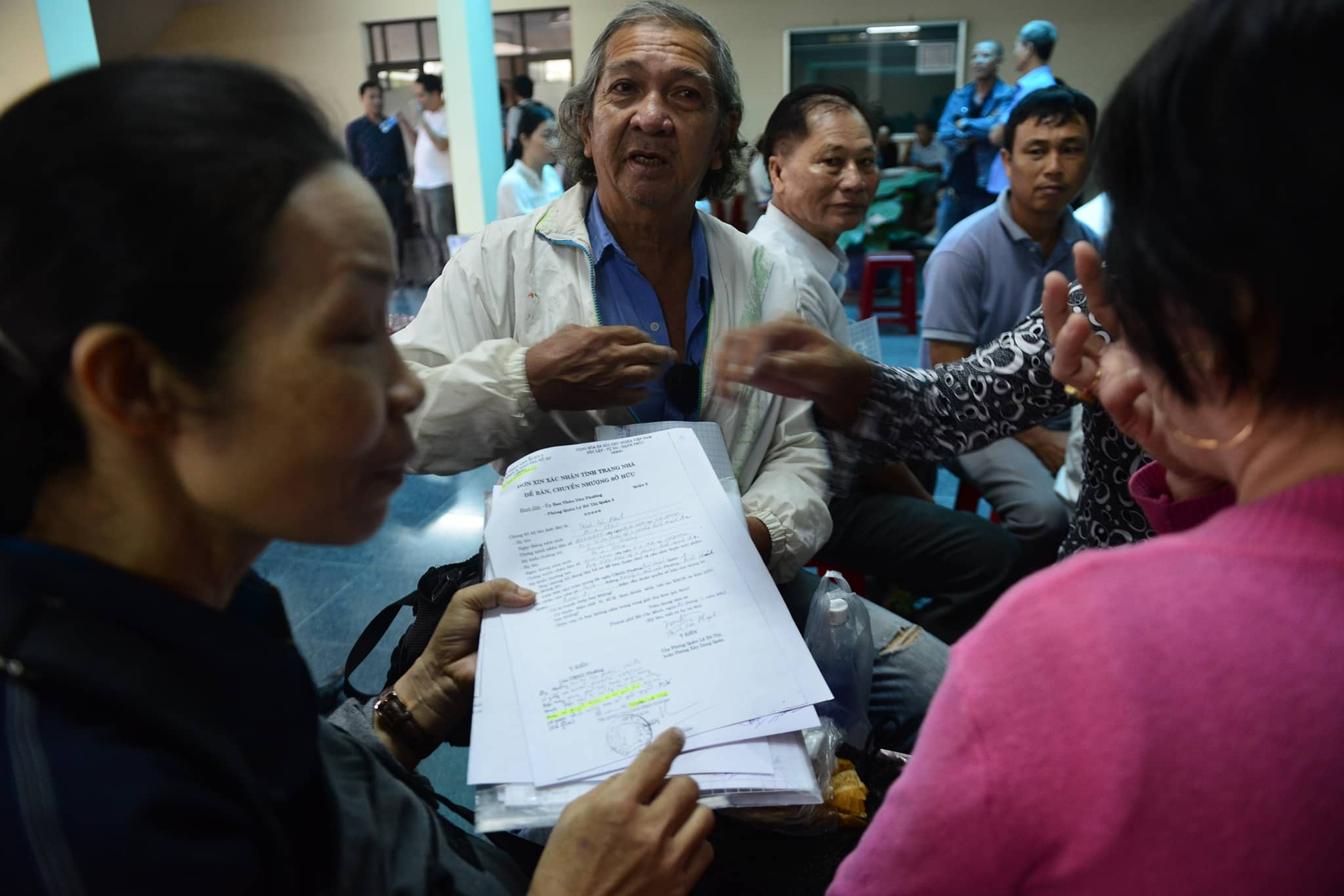 Chu tich TP.HCM tiep tuc gap nguoi dan Thu Thiem hinh anh