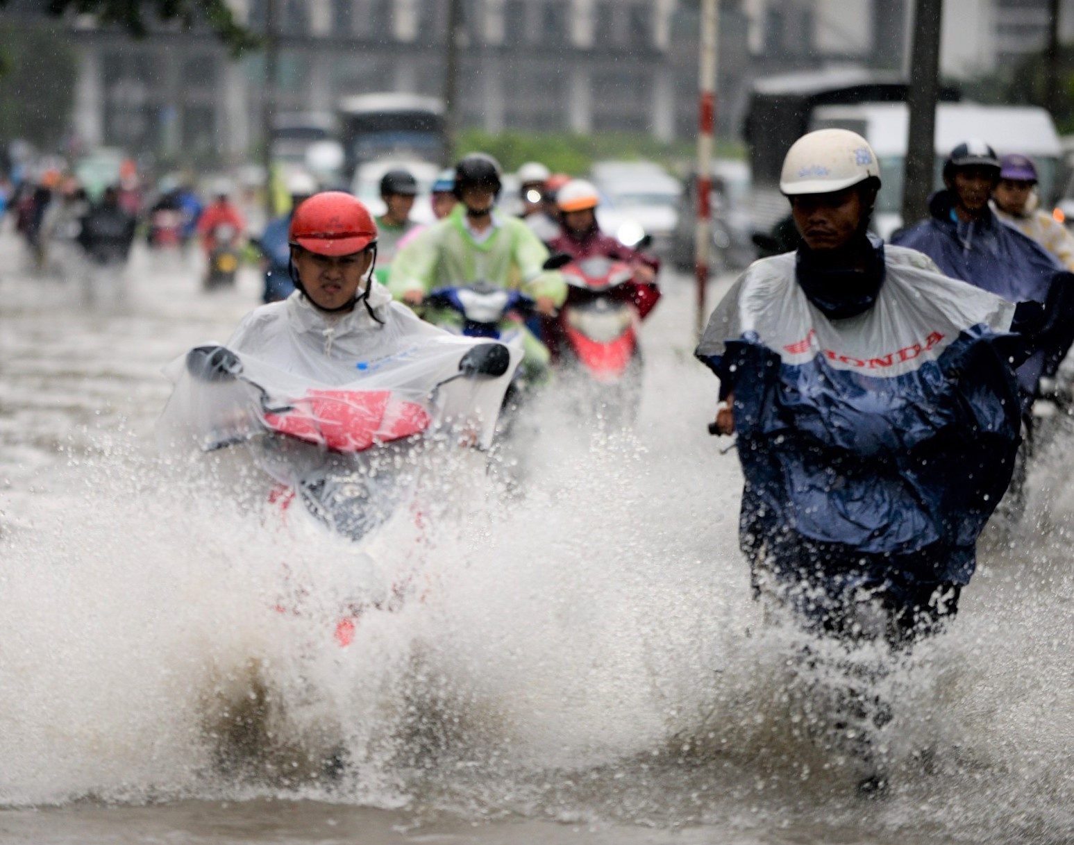 TP.HCM chot thue may bom chong ngap duong Nguyen Huu Canh 10 ty/nam hinh anh