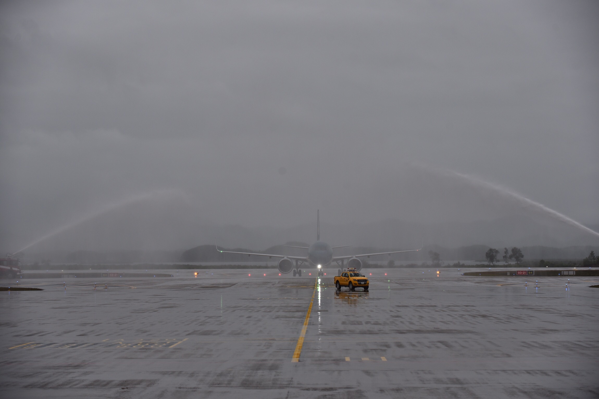 Cang hang khong Van Don anh 5