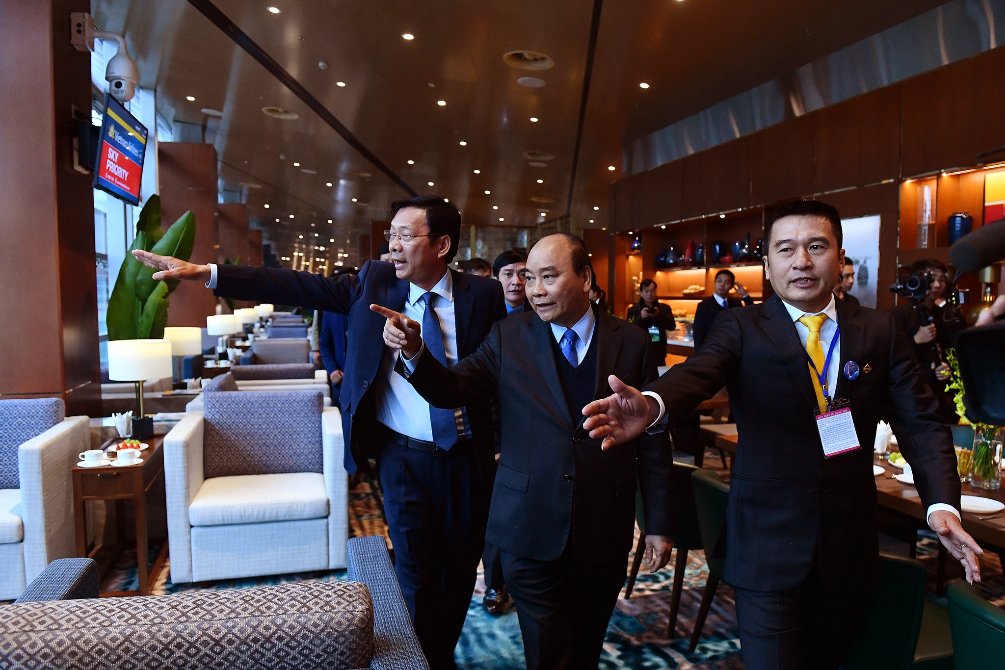 Cang hang khong Van Don anh 10