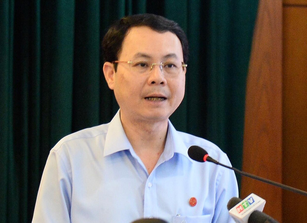 15 can bo o TP.HCM bi cach chuc trong nam 2018 hinh anh