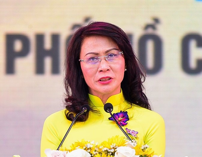 Pho chu tich TP.HCM Nguyen Thi Thu qua doi hinh anh