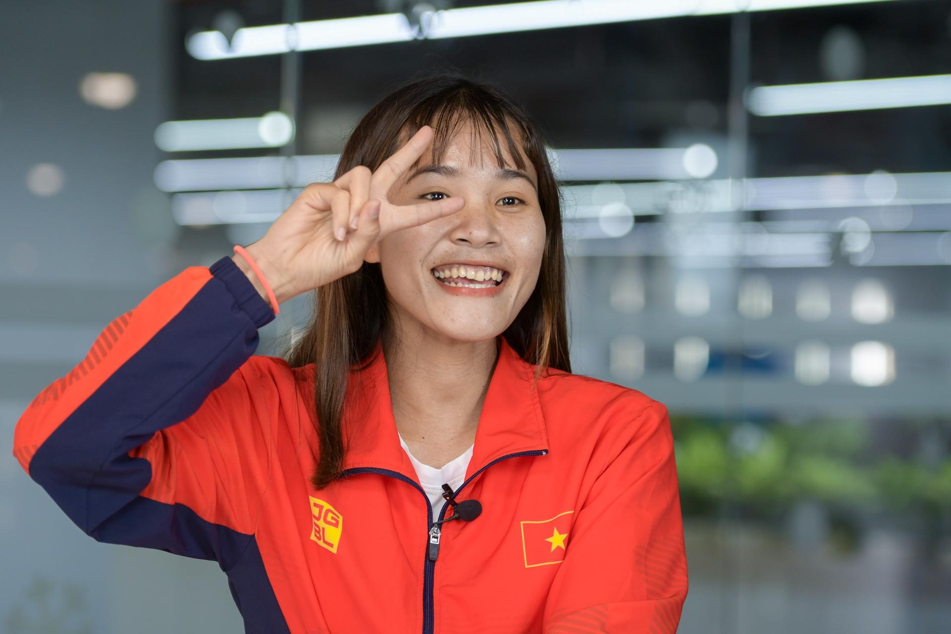 Chuong Thi Kieu: 'Toi muon di mua sam quan ao nhung chan con dau qua' hinh anh