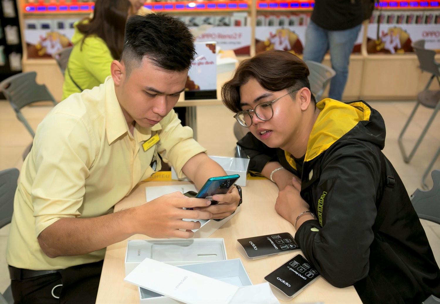 ve nha cung Oppo anh 9