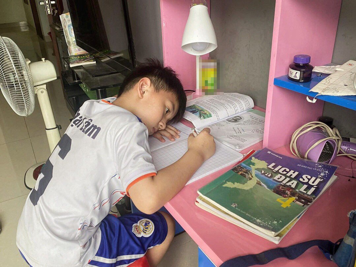 tre em hau covid-19,  ho keo dai anh 1