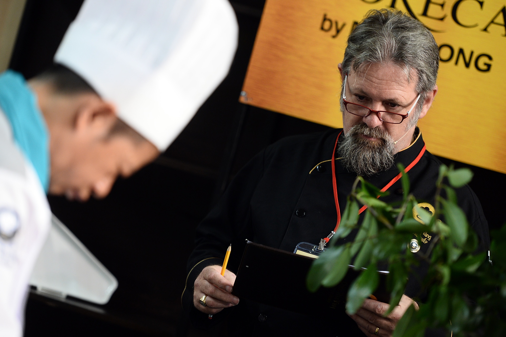 Ban giam khao quoc te khat khe kiem tra gia vi mon an Viet hinh anh