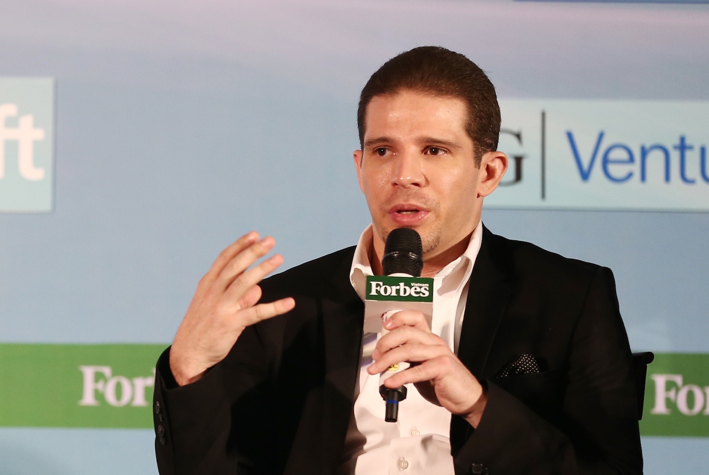 Chu tich CMG.ASIA truyen cam hung tai 'Forbes Talk 2017' hinh anh