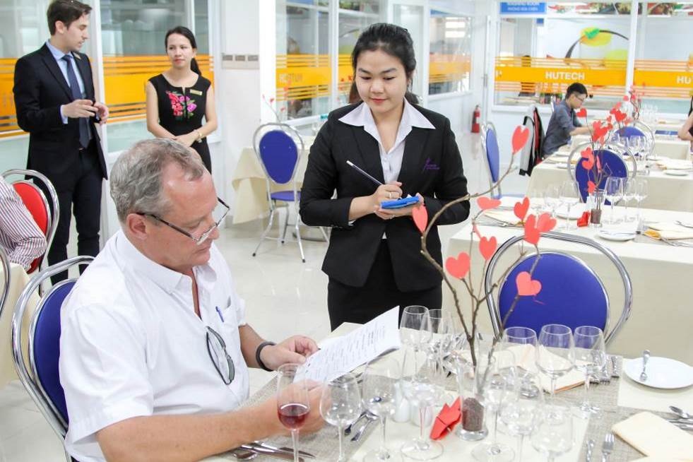 HUTECH ảnh 3 HUTECH anh 3