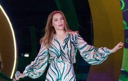 Ho Ngoc Ha khoe hit moi, Min - Erik hoa ao thuat gia tren san khau hinh anh