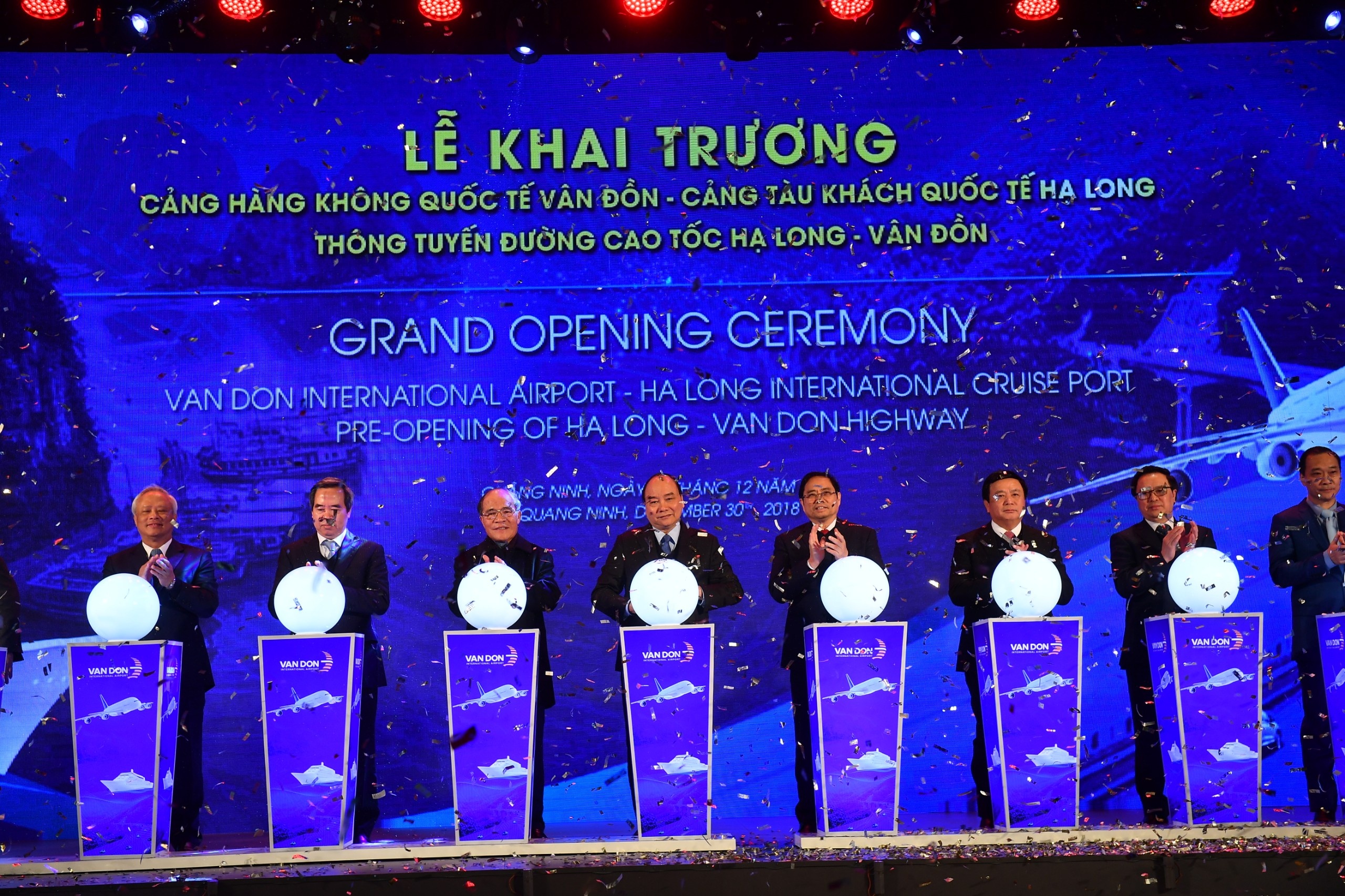 Nghi thuc khai truong cang hang khong quoc te Van Don hinh anh