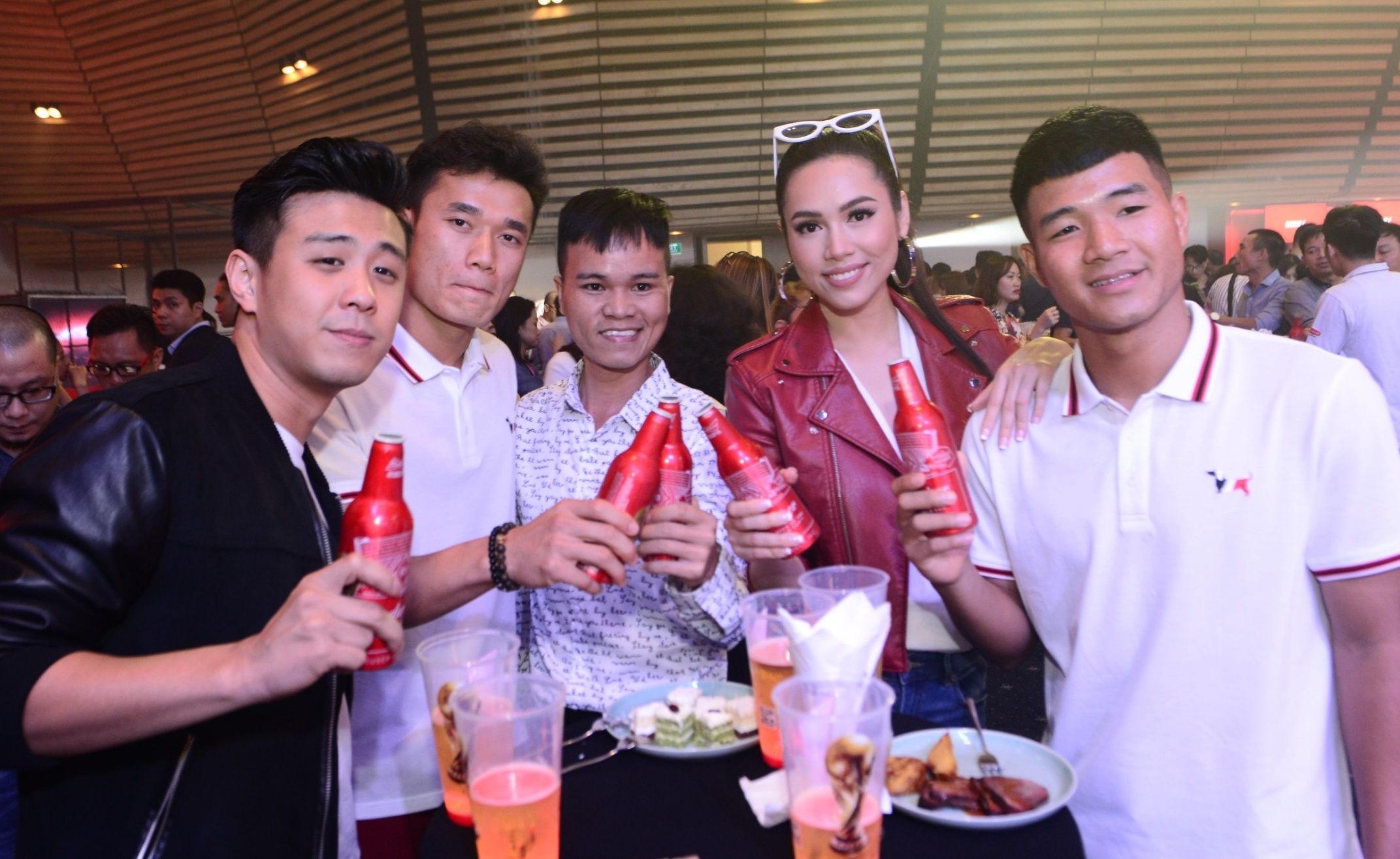 Sao 'quay' het co voi man trinh dien cua Touliver hinh anh