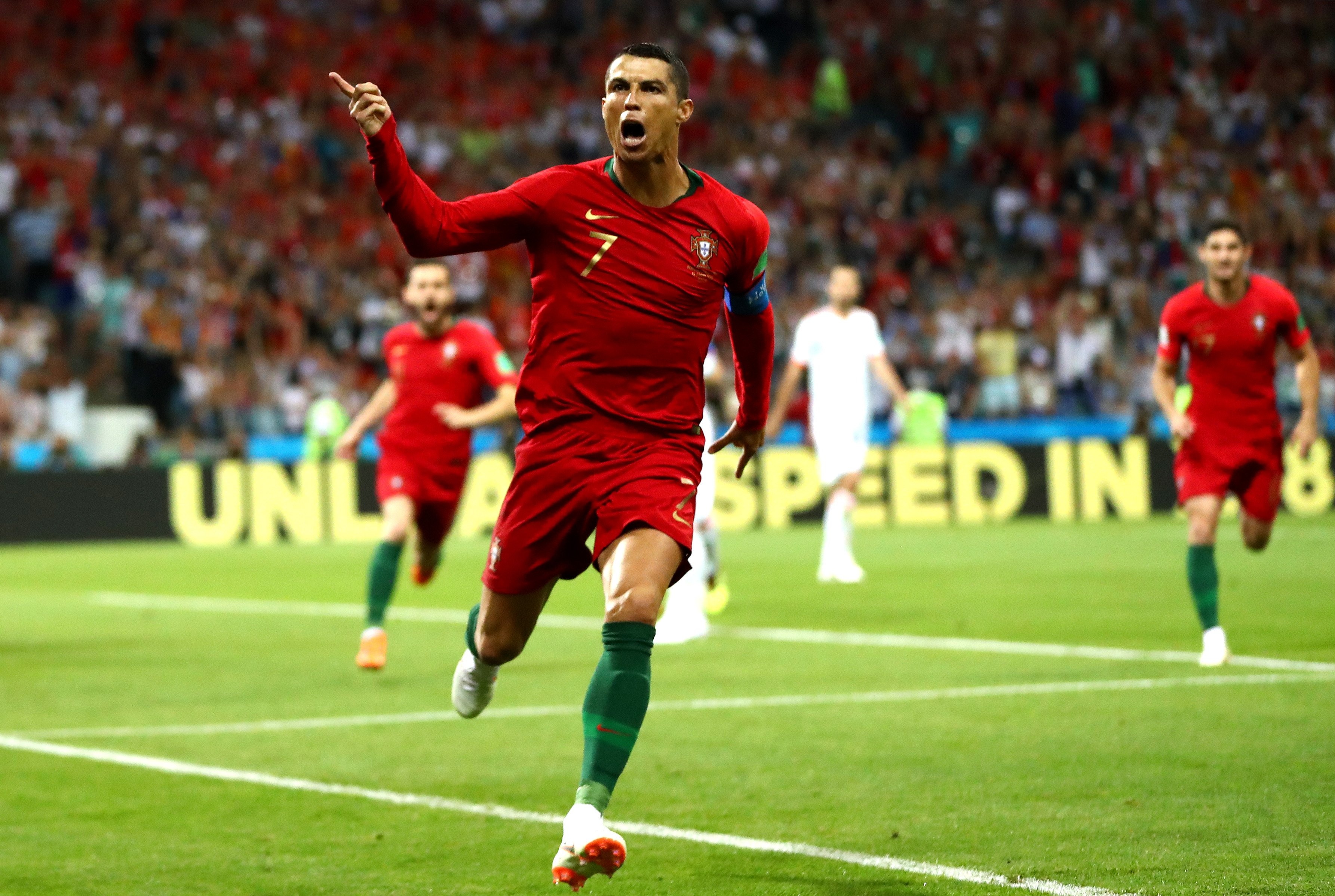 Ronaldo tịt ngòi ảnh 2 Ronaldo tit ngoi anh 2