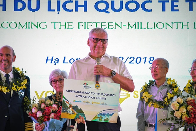 Du khach quoc te thu 15 trieu: 'VN khac xa voi tuong tuong cua toi' hinh anh