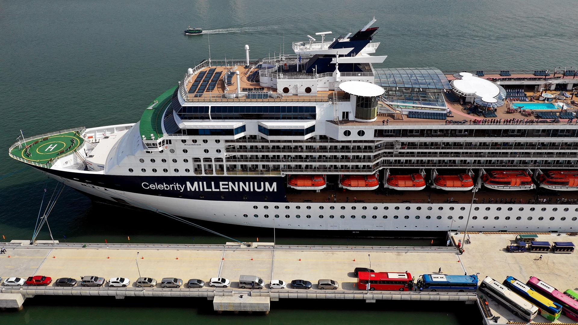 Dau tu ha tang, du lich Viet tang truong manh nam 2018 hinh anh