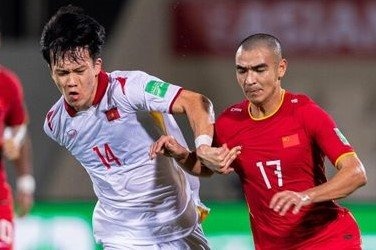 Xem truc tiep tran Viet Nam - Oman tren FPT Play hinh anh